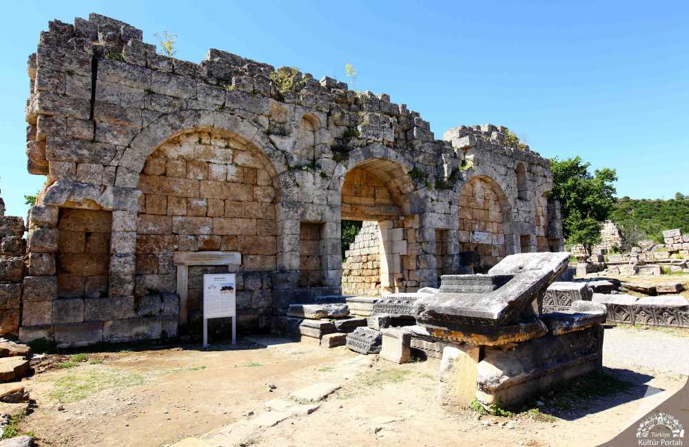 perge-ancient-city-gate